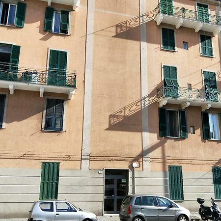 Il Filo Di Claudia Apartment Savona Luaran gambar